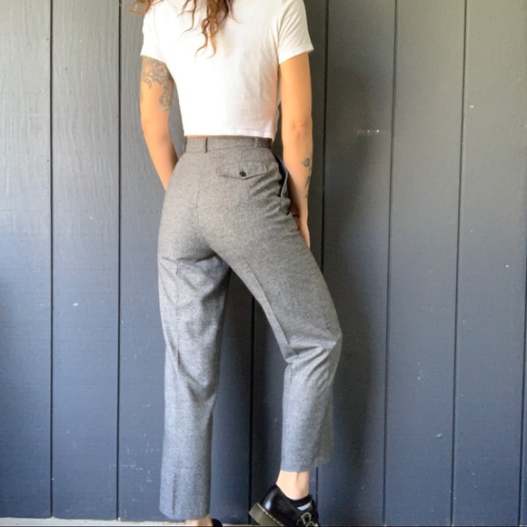 SOLD!!Vintage T.R. Bentley grey pinstripe pleated pant Sz 7/8 - Picture 3 of 6